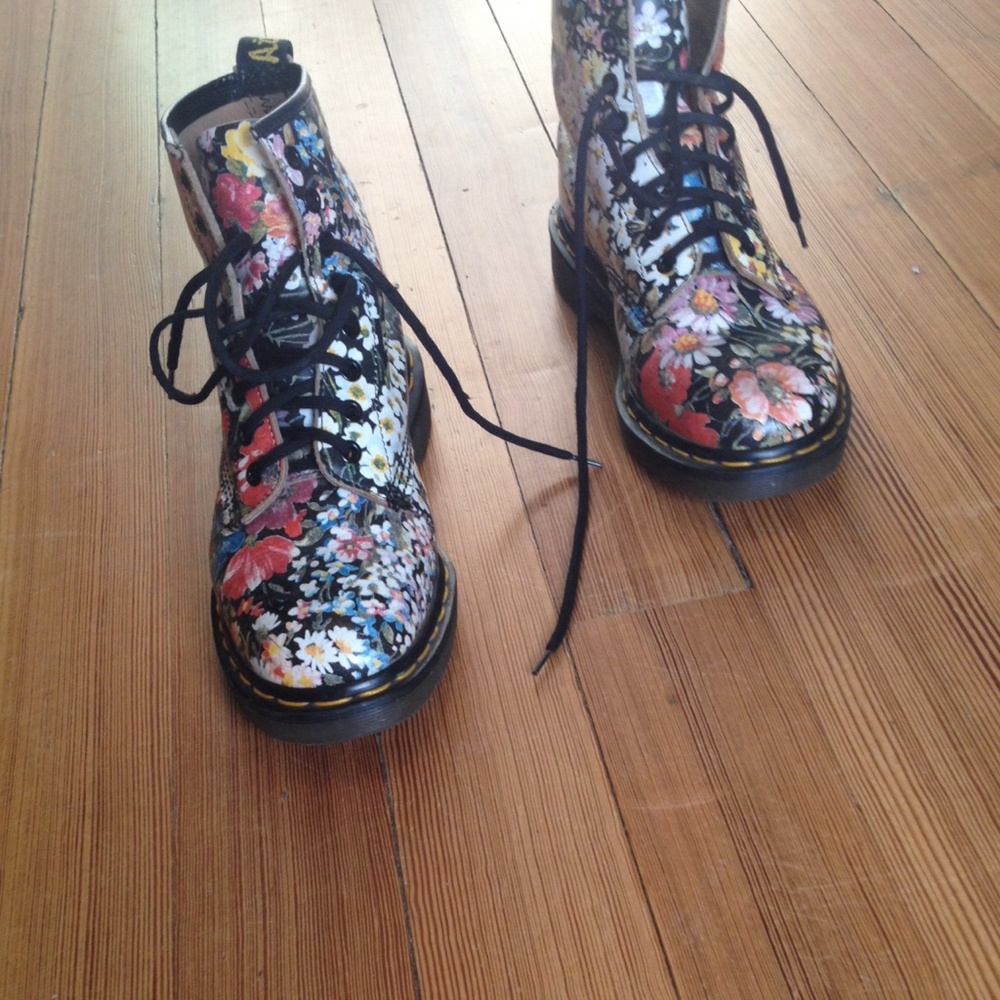Floral Doc Martens size 7.5